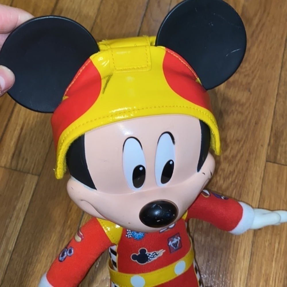 Mickey and the Roadster Racers talking toy 17 phrases some signs of wear & play. - Picture 2 of 5